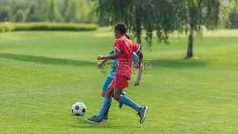 利物浦坚拒出售萨拉赫：迷雾重重，谜团中的埃及巨星心向何方？